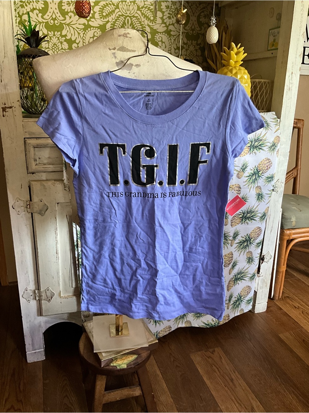 NWT medium (8/10) SS GRANDMA Tshirt